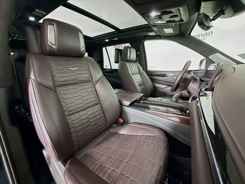 Used 2021 Cadillac Escalade Sport Platinum image 31