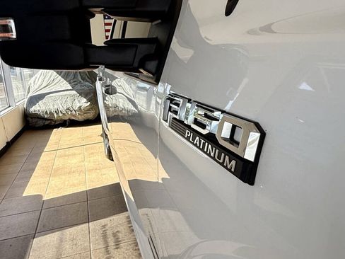 Used 2015 Ford F150 Platinum w/ Equipment Group 701A Luxury AWD/4WD image 31