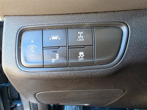 Used 2019 Hyundai Santa Fe SE AWD/4WD image 48