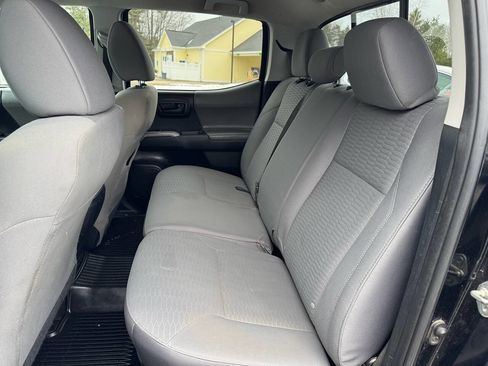 Used 2017 Toyota Tacoma SR5 image 23