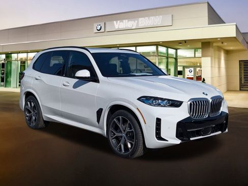 New 2026 BMW X5 xDrive40i w/ M Sport Package image 1
