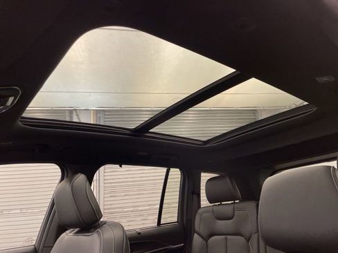 New 2025 Jeep Grand Cherokee Limited w/ Luxury Tech Group II image 15