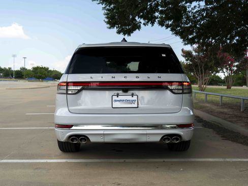 Used 2025 Lincoln Aviator Black Label AWD/4WD image 7