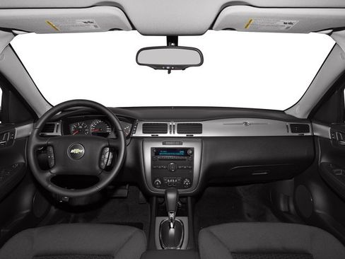 Used 2016 Chevrolet Impala LT FWD image 5