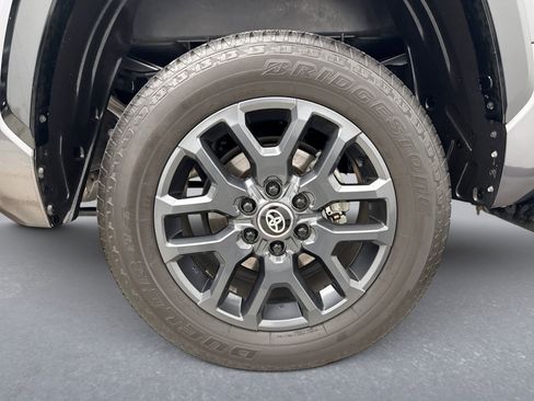 Used 2025 Toyota Tundra Platinum AWD/4WD image 24