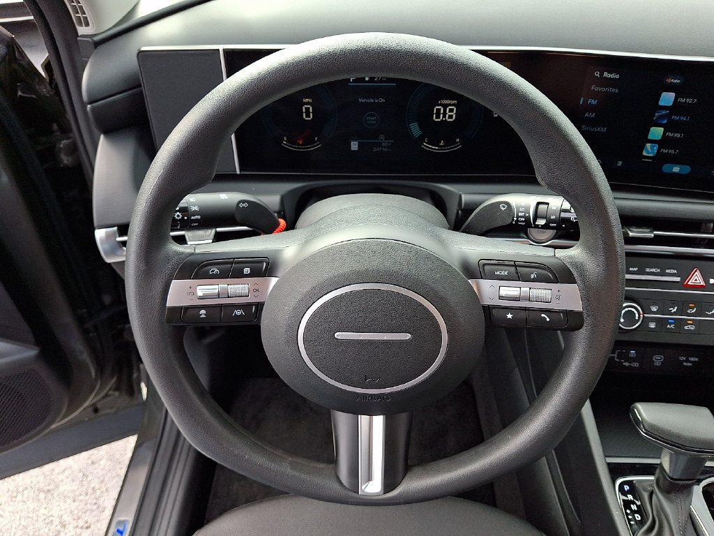 Used 2025 Hyundai Tucson SE FWD image 18