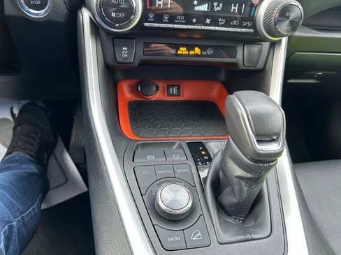 Used 2024 Toyota RAV4 Adventure image 11