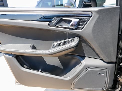 Certified 2026 Porsche Macan S AWD/4WD image 23