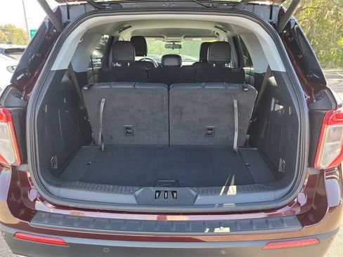 Certified 2022 Ford Explorer XLT w/ Equipment Group 202A image 8