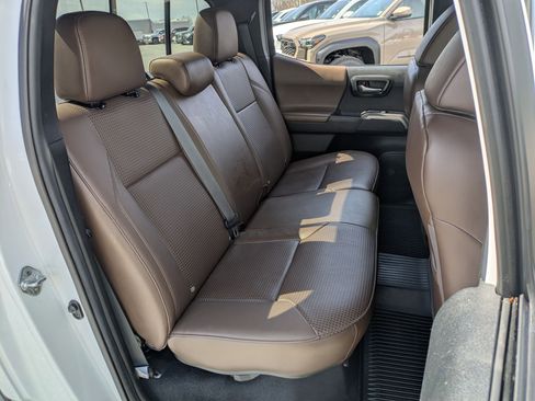 Used 2023 Toyota Tacoma Limited image 21