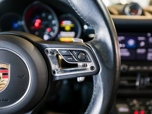 Certified 2021 Porsche Macan image 16