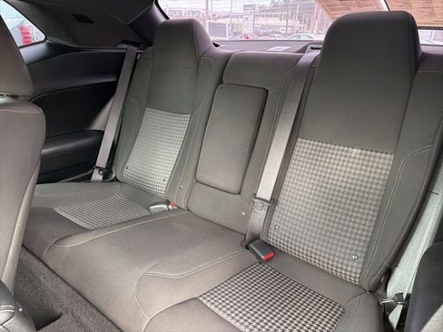 Used 2022 Dodge Challenger SXT image 24