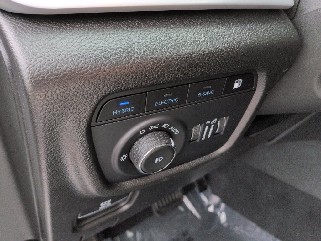 Used 2023 Jeep Grand Cherokee 4WD 4xe w/ Luxury Tech Group II image 24