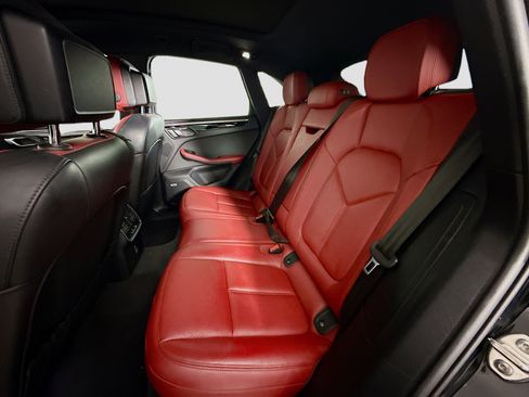 Used 2020 Porsche Macan S w/ Premium Package Plus image 24