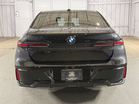 Used 2023 BMW i7 xDrive60 AWD/4WD image 10