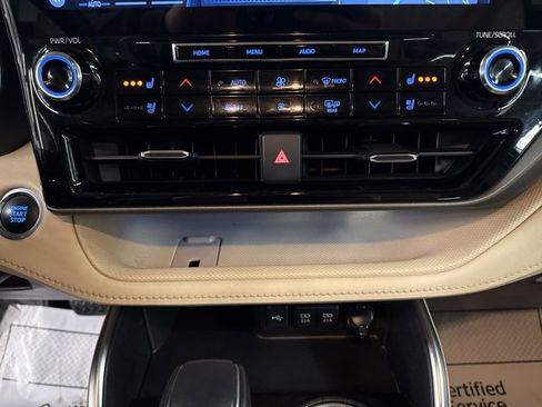 Used 2021 Toyota Highlander Limited image 16