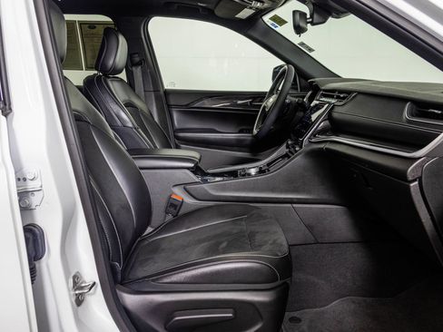 Used 2023 Jeep Grand Cherokee L Laredo image 50