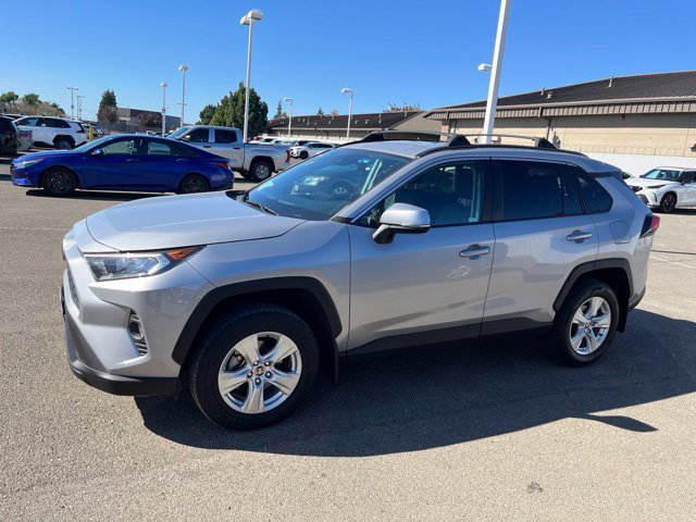 Used 2021 Toyota RAV4 XLE AWD/4WD image 6