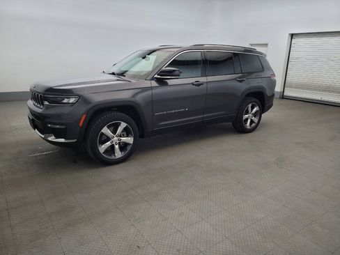 Used 2021 Jeep Grand Cherokee L Limited AWD/4WD image 2