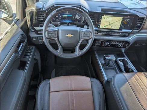 New 2026 Chevrolet Silverado 1500 High Country w/ High Country Premium Package AWD/4WD image 11