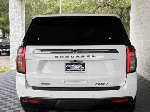Used 2022 Chevrolet Suburban RST w/ Luxury Package AWD/4WD image 9