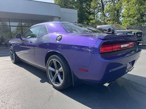 Used 2010 Dodge Challenger R/T RWD image 3