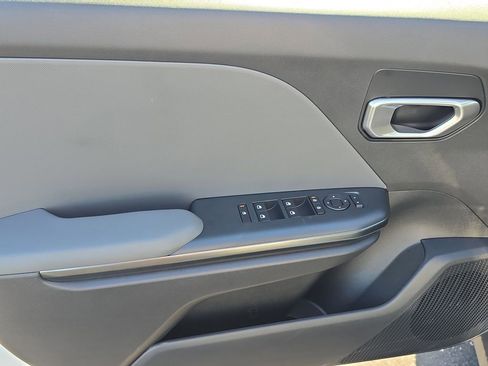 New 2025 Kia K4 LXS image 19