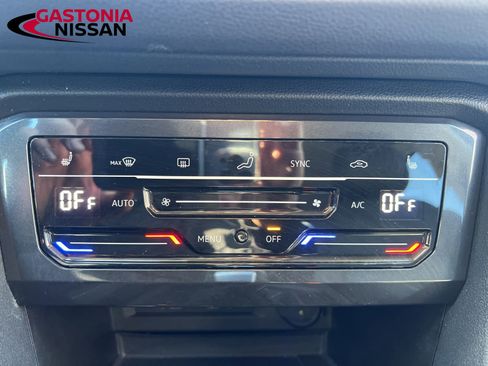 Used 2023 Volkswagen Tiguan SE image 40