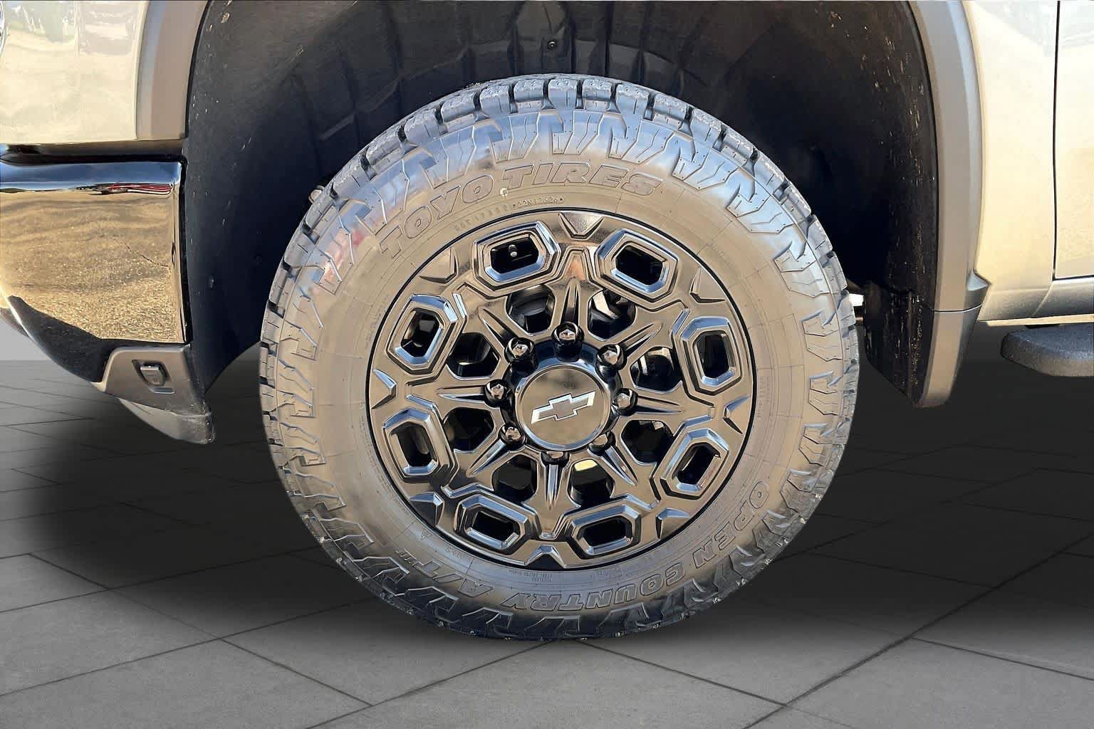 Used 2026 Chevrolet Silverado 2500 LTZ w/ Trail Boss Package AWD/4WD image 11