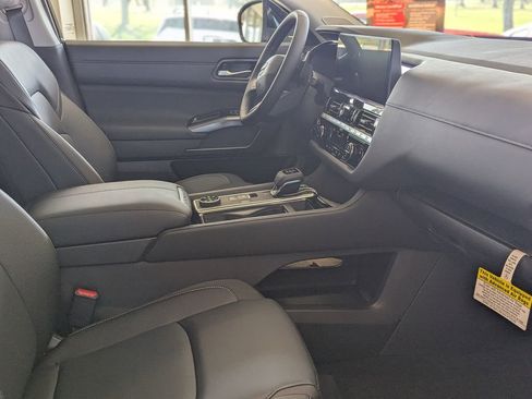 New 2026 Nissan Pathfinder SL w/ SL Premium Package image 11