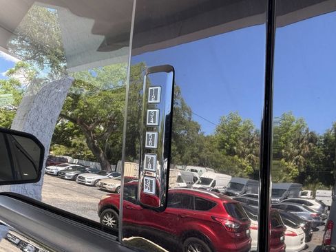 Used 2017 Ford F150 Lariat w/ Equipment Group 502A Luxury image 15