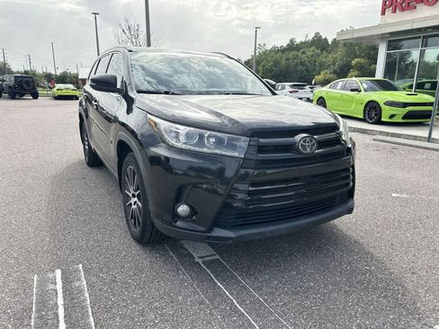 Used 2018 Toyota Highlander SE AWD/4WD image 8