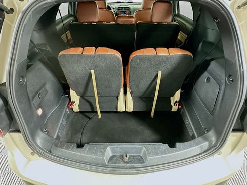 Used 2017 Ford Explorer XLT image 28