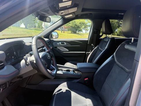 Used 2025 Ford Explorer ST w/ Sun And Sound Package AWD/4WD image 6