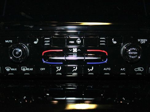 New 2025 Jeep Grand Cherokee Limited w/ Luxury Tech Group II image 22