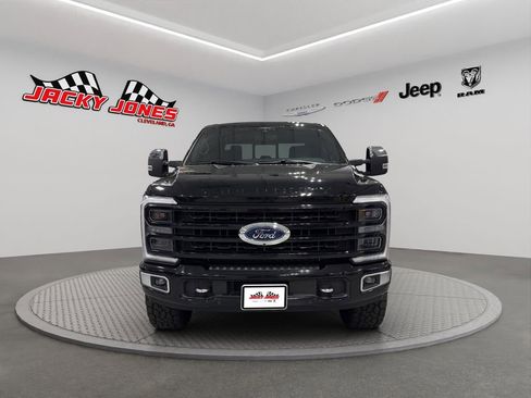 Used 2023 Ford F250 Platinum image 12