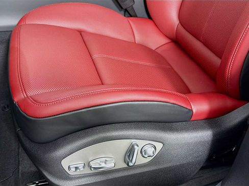 New 2026 Porsche Macan S image 13