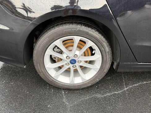Used 2020 Ford Fusion Energi Titanium FWD image 37