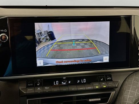 Used 2025 Toyota Camry XLE image 14