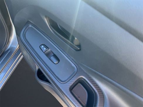 Used 2022 Nissan Versa S image 11