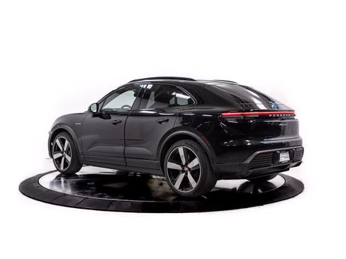 Certified 2025 Porsche Macan 4 Electric AWD/4WD image 3