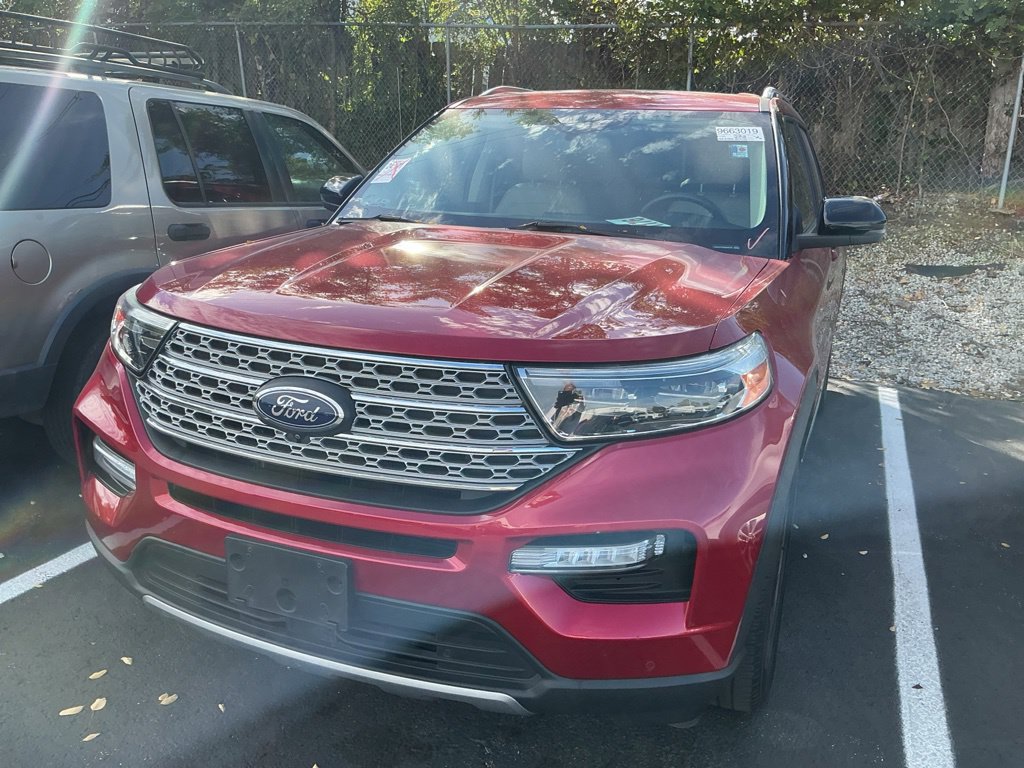 Used 2022 Ford Explorer Limited w/ Equipment Group 301A RWD image 2