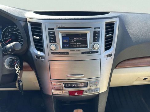 Used 2013 Subaru Outback 2.5i Limited AWD/4WD image 31