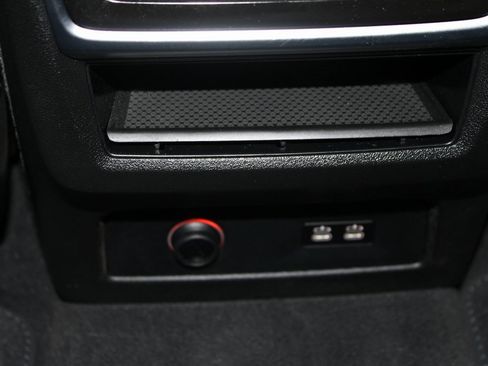 Used 2024 BMW X7 xDrive40i w/ M Sport Package image 25