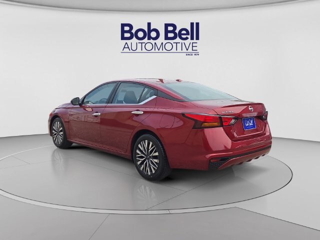Used 2024 Nissan Altima 2.5 SV FWD image 3