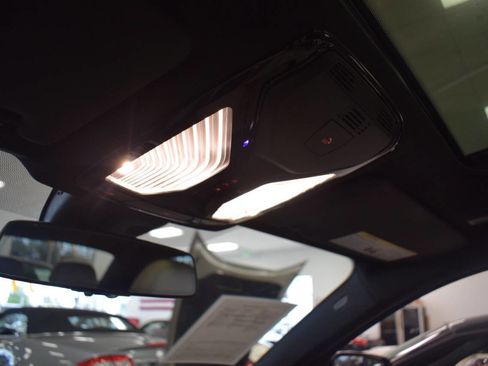 Used 2020 BMW 330i Sedan w/ M Sport Package image 44