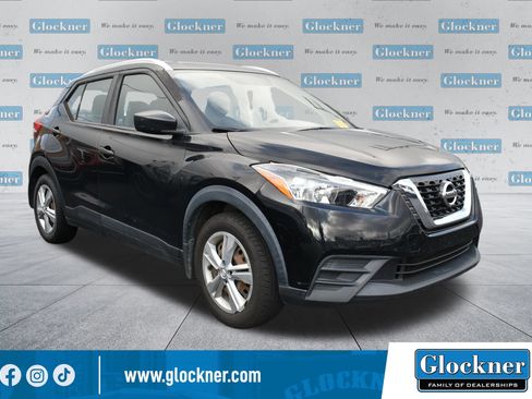 Used 2019 Nissan Kicks S FWD image 1
