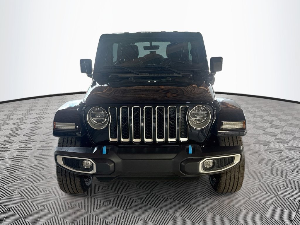 Used 2022 Jeep Wrangler Unlimited Sahara w/ Cold Weather Group AWD/4WD image 2