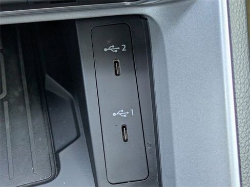 Used 2024 Audi Q3 2.0T Premium image 25