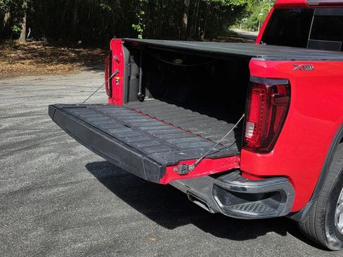 Used 2021 GMC Sierra 1500 SLT w/ SLT Premium Package AWD/4WD image 32